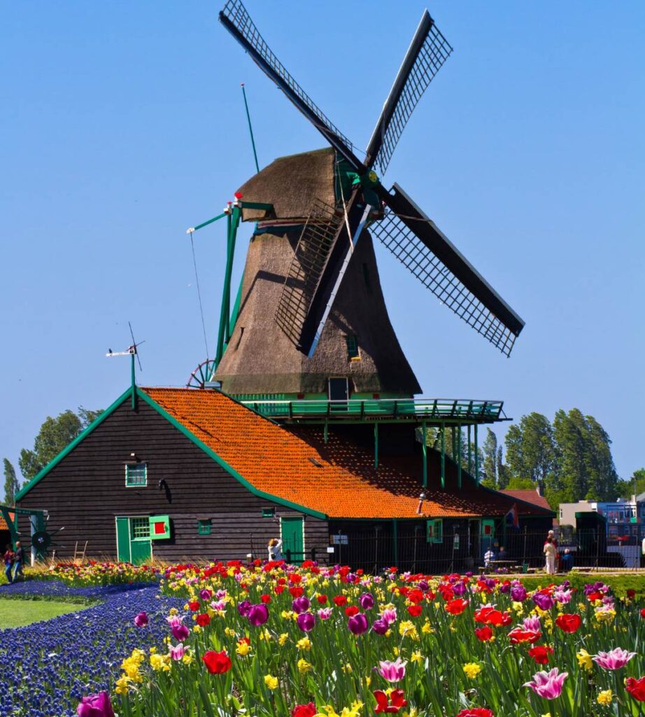 Vacanțele în Olanda se scumpesc – turiștii plătesc mai mult, iar lalelele nu mai sunt chiar gratis