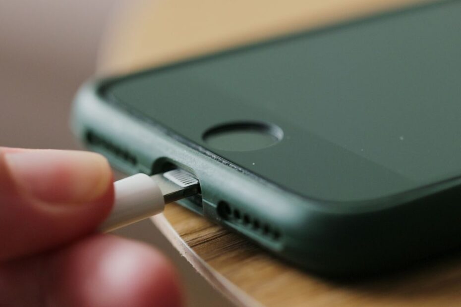 Telefon mobil închis