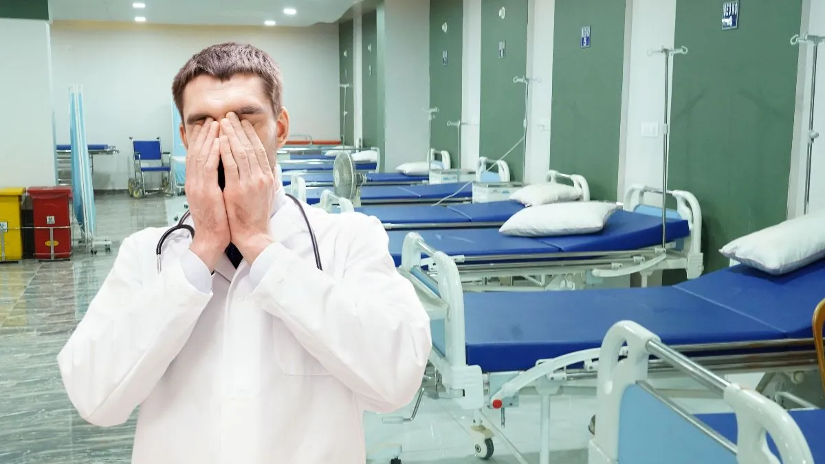 Paturi spital, medic epuizat