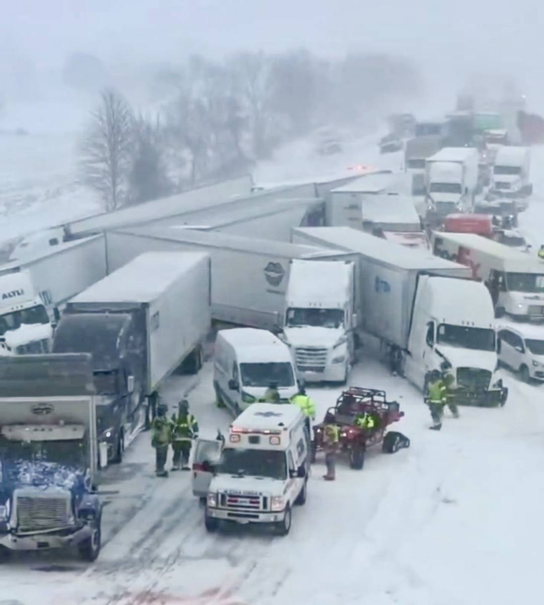 Carambol uriaș pe autostradă