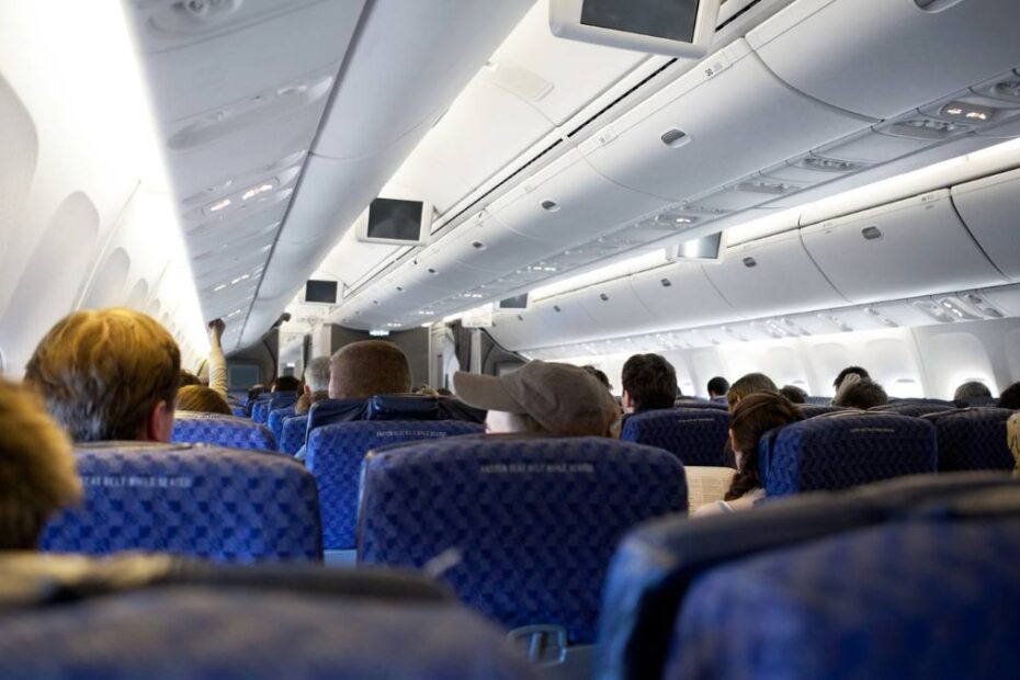 Utilizarea bateriilor externe la bord este interzisă