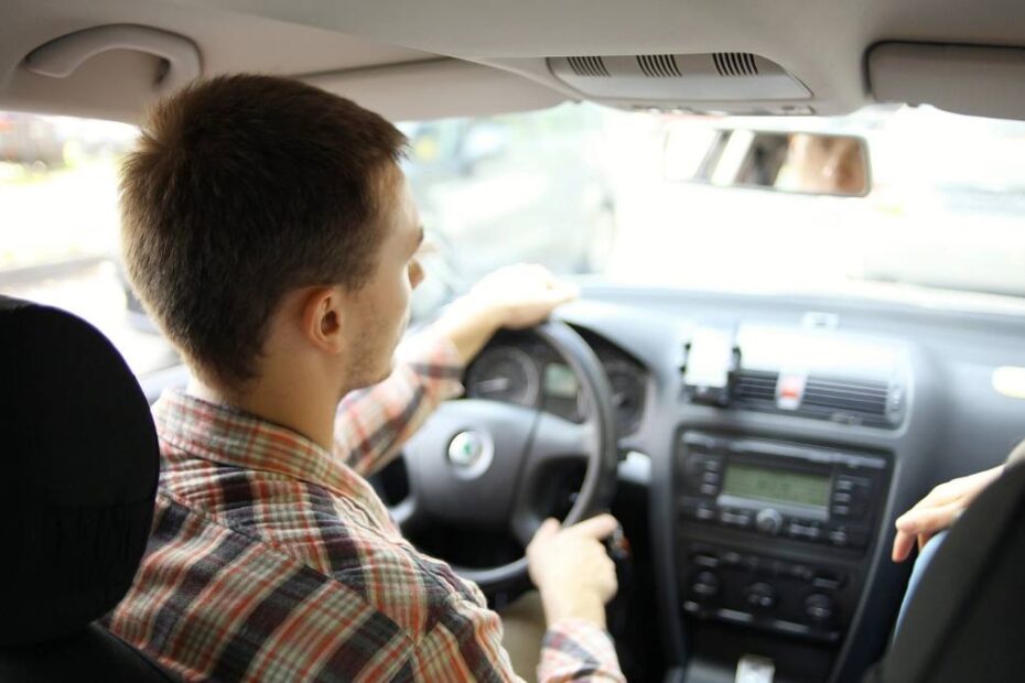 Șoferul depășește limita de viteză cu 1 km/h