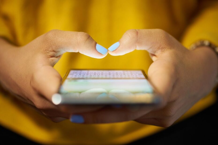 Cum să activezi traducerea în timp real pe WhatsApp