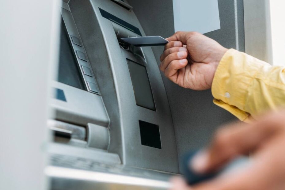 amendă bani găsiți la bancomat