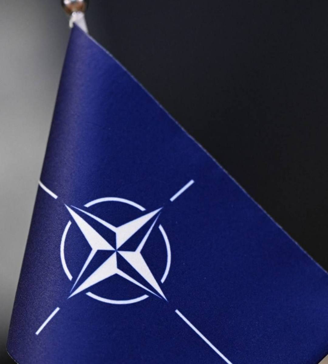 Tancurile NATO ajung la granița cu Rusia