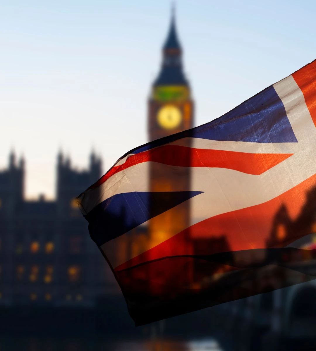 Regatul Unit oferă 3.000 de lire sterline pentru cei care părăsesc voluntar țara. Programul se aplică și românilor