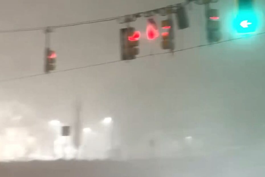 Mii de de zboruri anulate din cauza viscolului