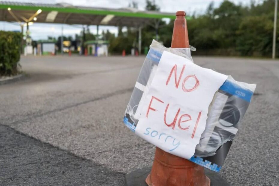 UE avertizează criză carburanți