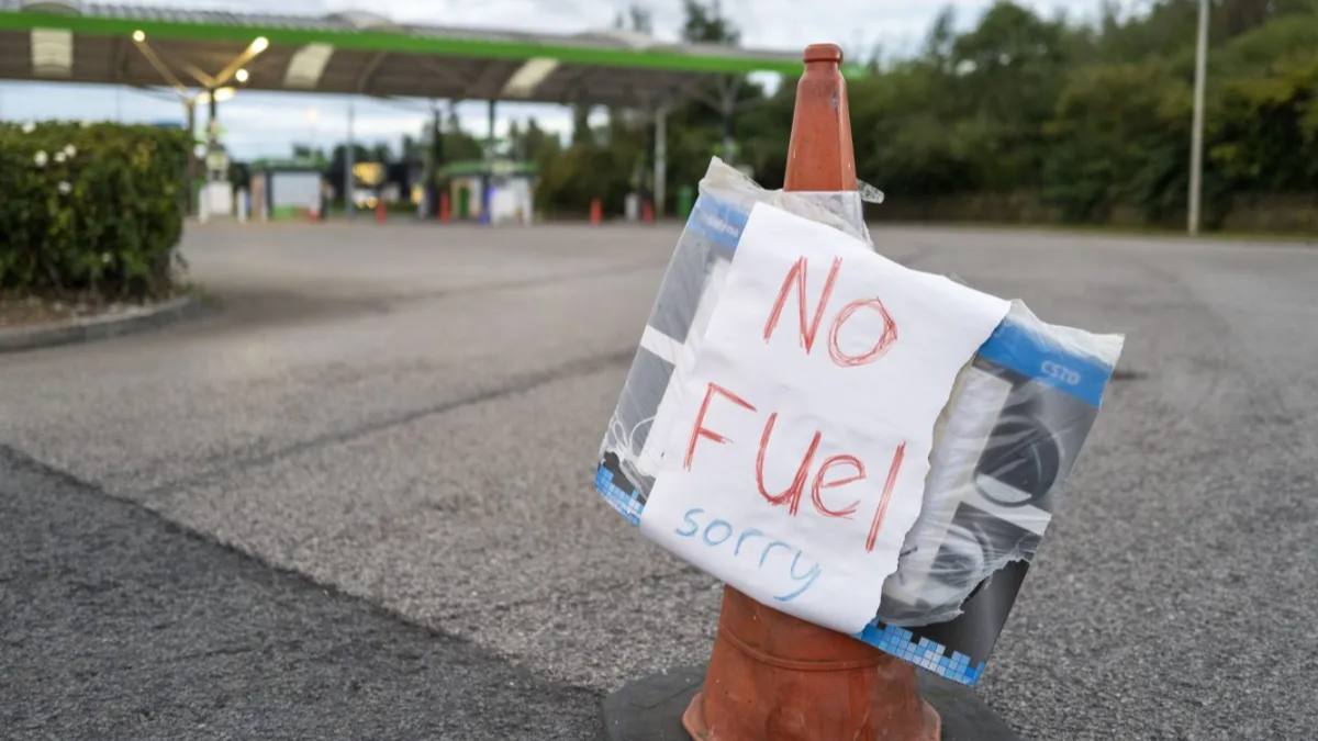 UE avertizează criză carburanți