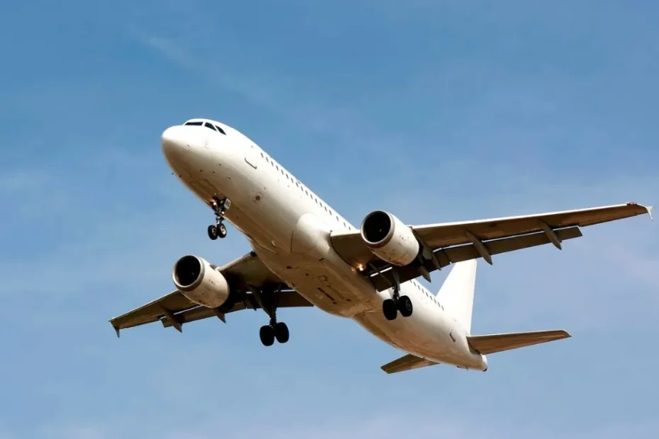 O companie aeriană cu mii de zboruri rezervate s-a oprit brusc