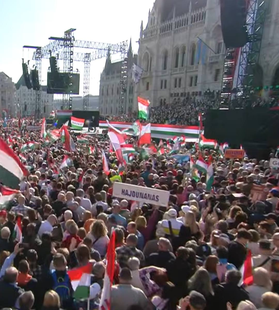 Orbán adună 200.000 de oameni la Budapesta