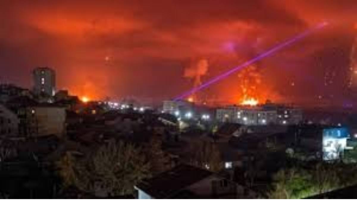 Atacuri cu drone Rusia petrolier în flăcări