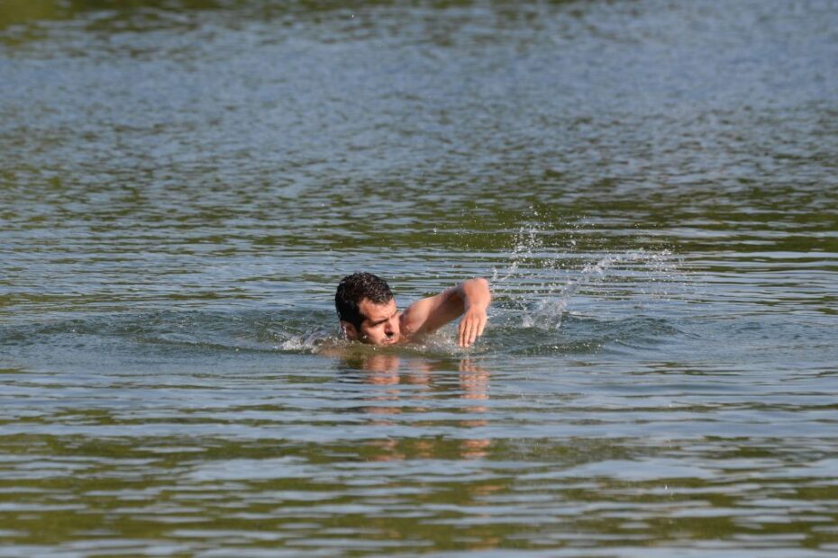 Înotul în Rin este acum interzis