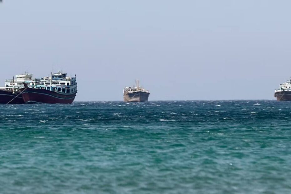 Iranul deschide Strâmtoarea Ormuz