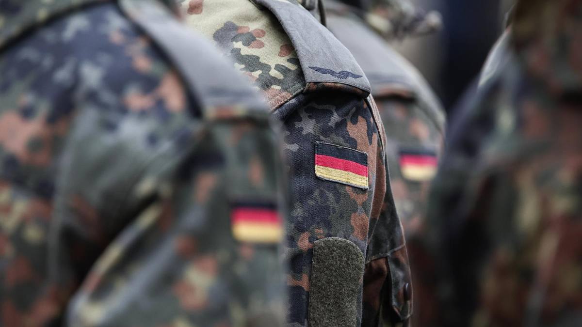 Plecarea bărbaților din țară acordul armatei