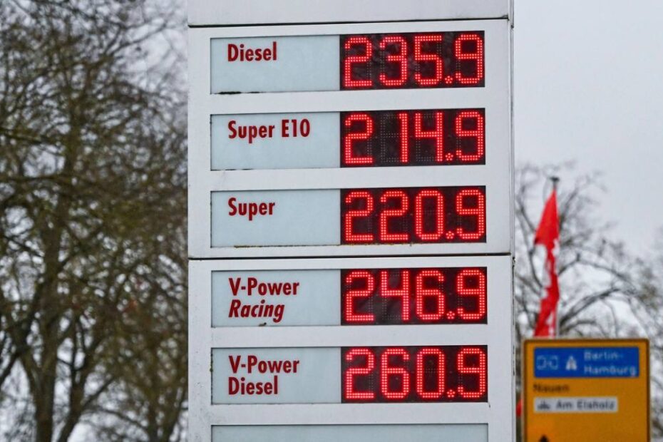 regulă preț benzină ora 12