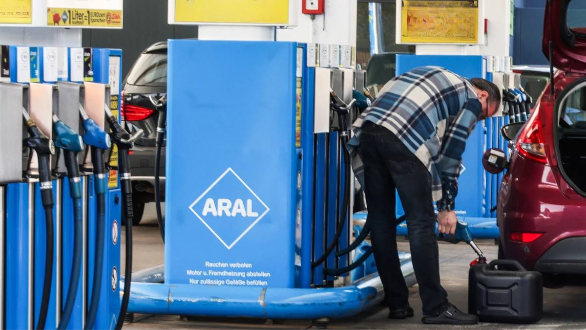 țara vecină reduce prețurile combustibil