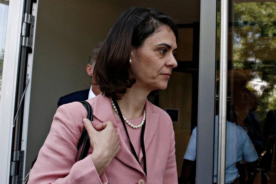 Delia Velculescu: Femeia care a tăiat pensiile grecilor vine să conducă România