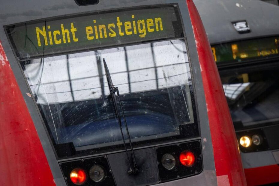 tren evacuat Germania