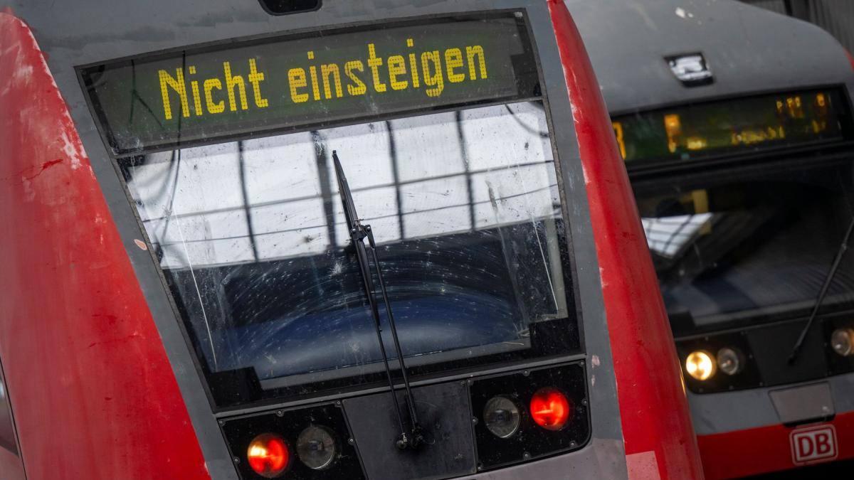 tren evacuat Germania