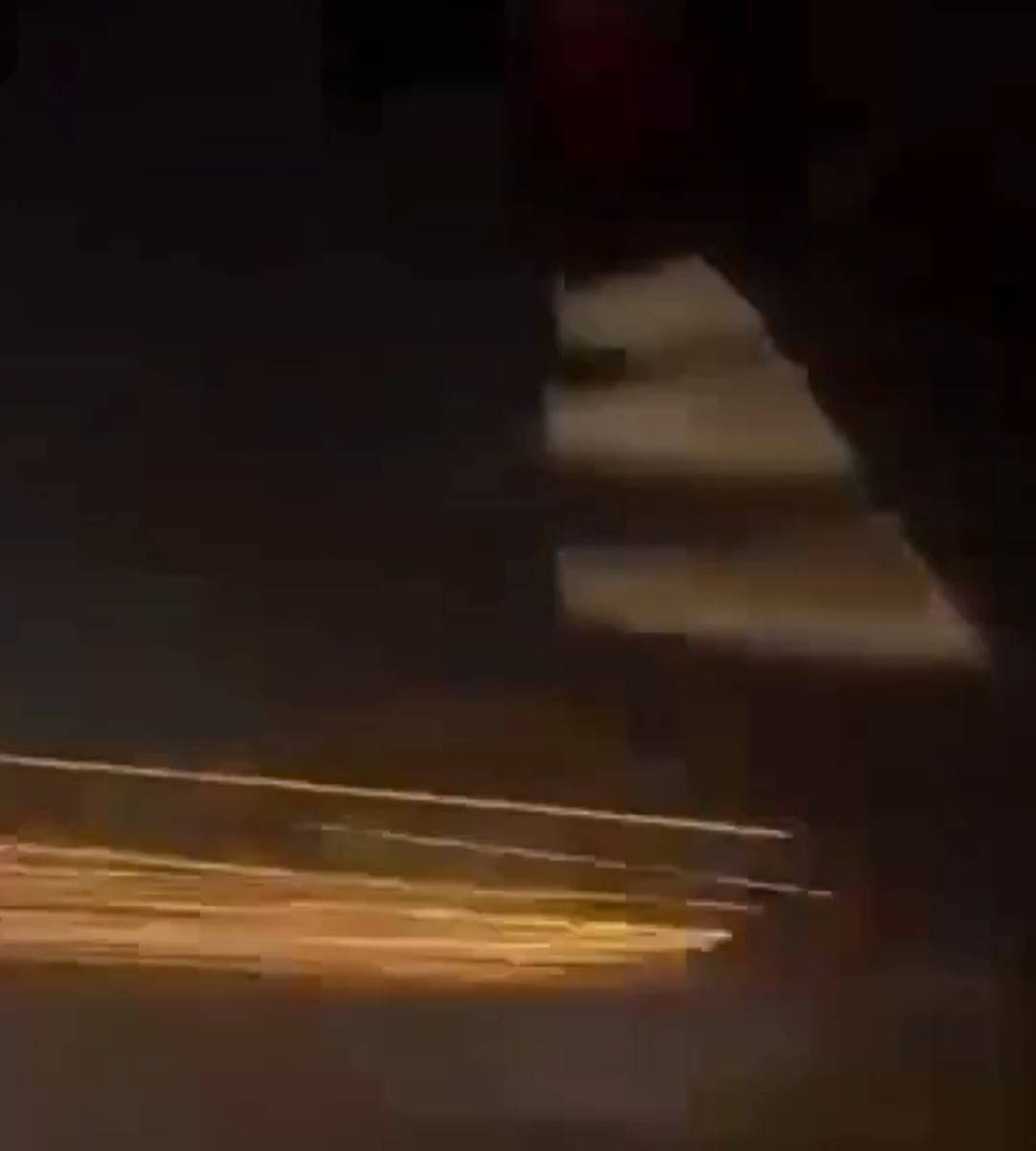 Un fulger a lovit un avion cu 223 de oameni la bord