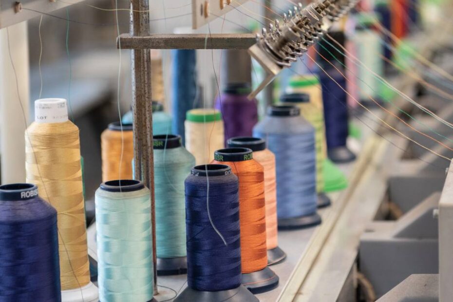 Companie tradițională germană cumpărată de chinezi. În imagine, o mașină textilă industrială