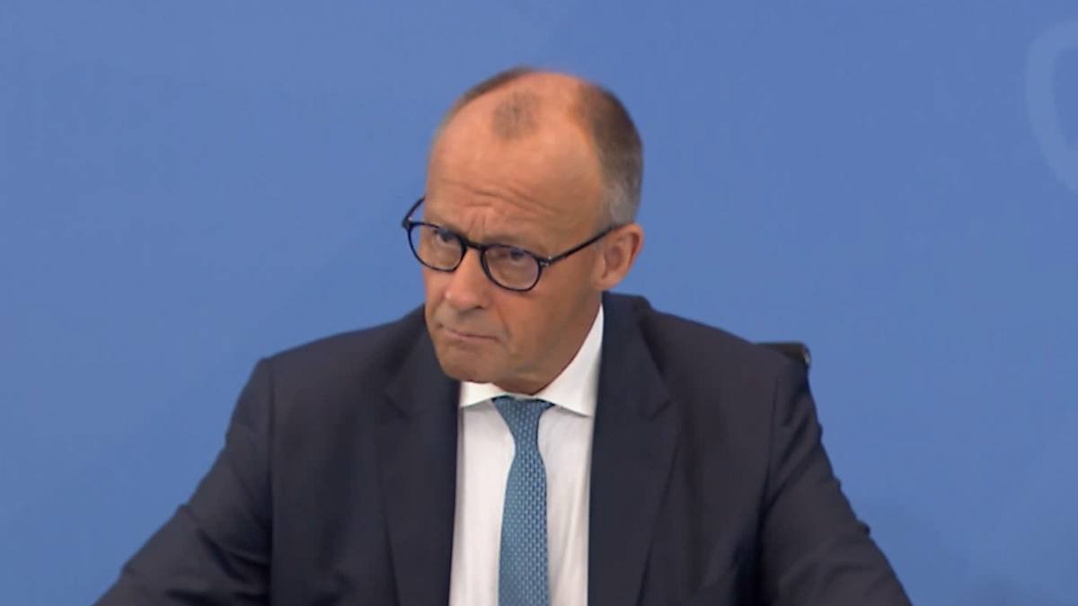 Friedrich Merz la pupitru, fotografie de arhivă pentru dezbaterea reformei pensiilor din Germania