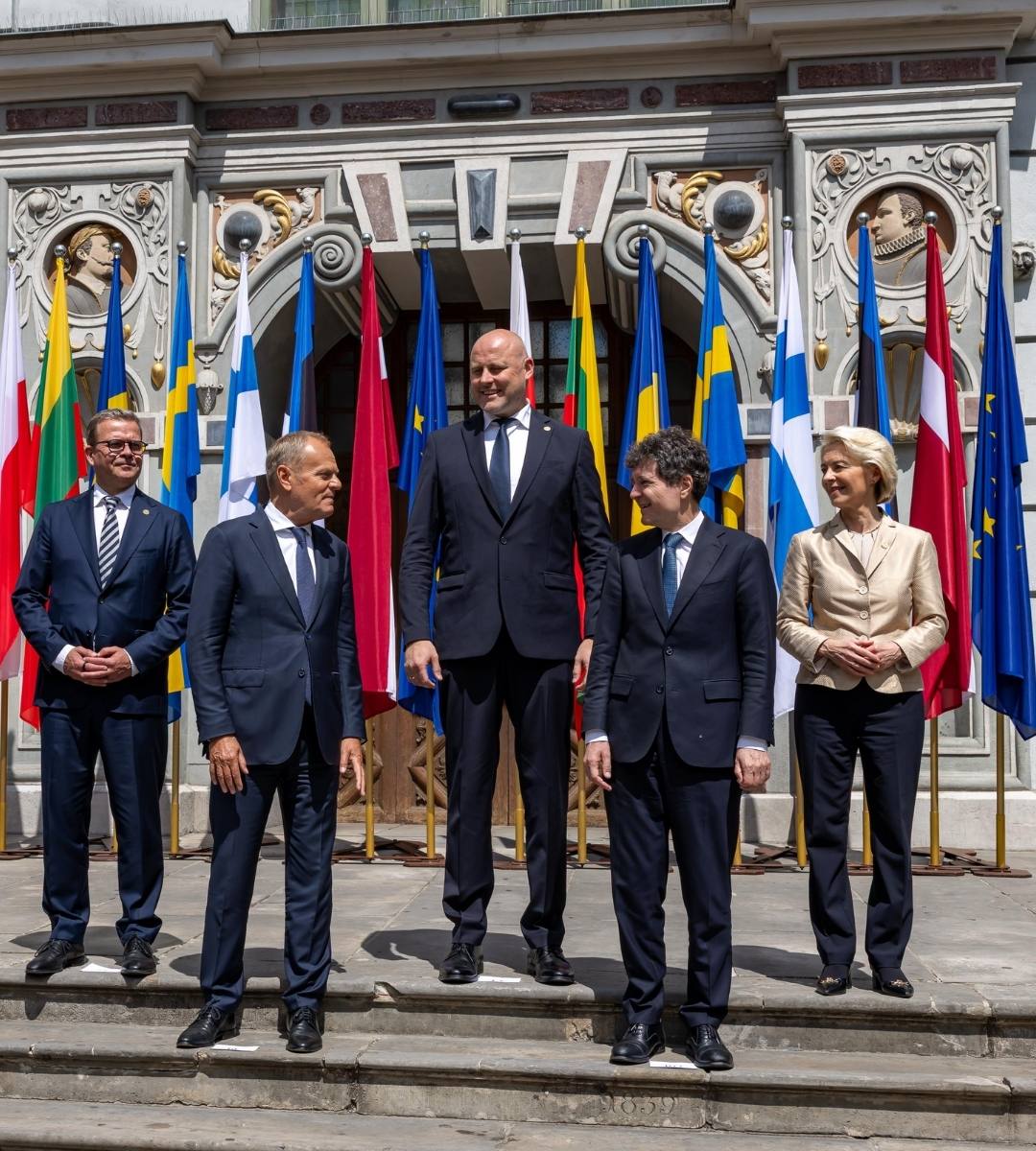 Nicușor Dan: Rusia este amenințarea colectivă. În imagine, Nicușor Dan și alți lideri europeni la summitul de la Gdansk