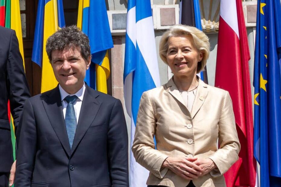 Nicușor Dan: Rusia este amenințarea colectivă. În imagine, Nicușor Dan și Ursula von der Leyen la summitul de la Gdansk