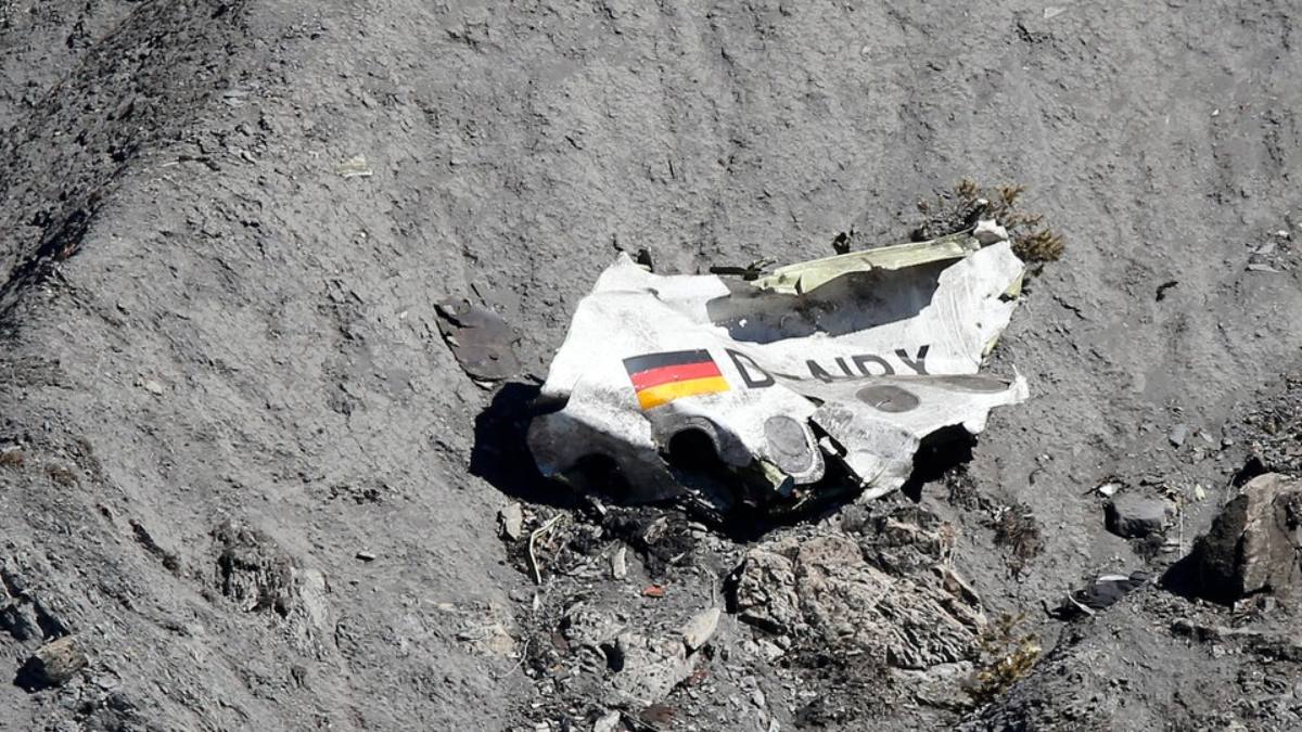 Avion prăbușit 150 de morți germania dată în judecată