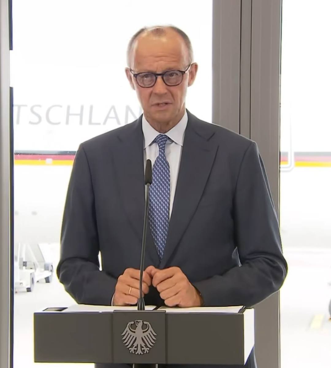 Germania cumpără una dintre cele mai temute arme din lume. În imagine, cancelarul Merz