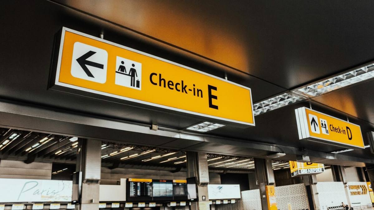 recunoaștere facială aeroport Germania. În imagine, check-in aeroport