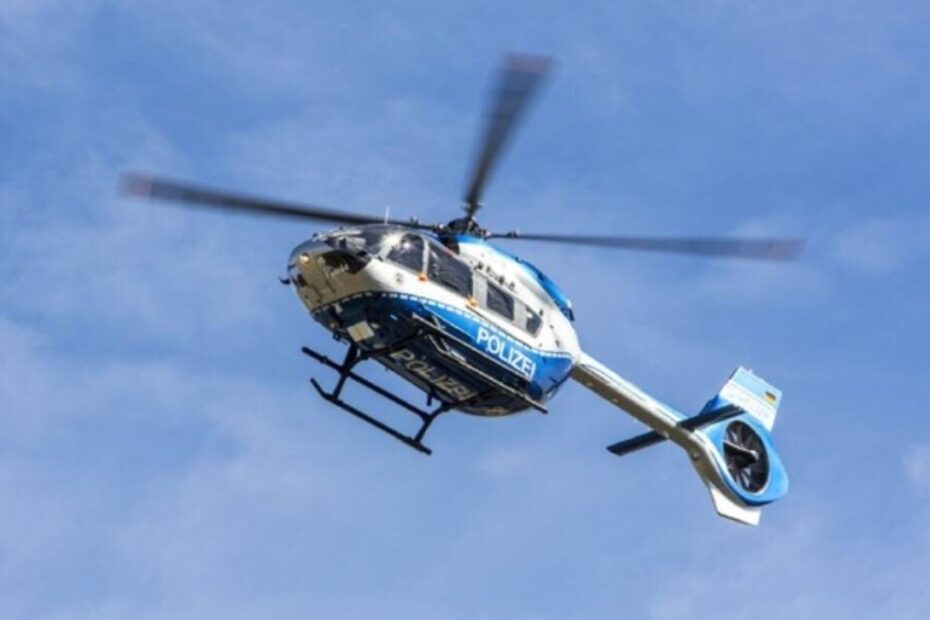 români arestați în Germania pentru furt de cabluri. În imagine, un elicopter al poliției