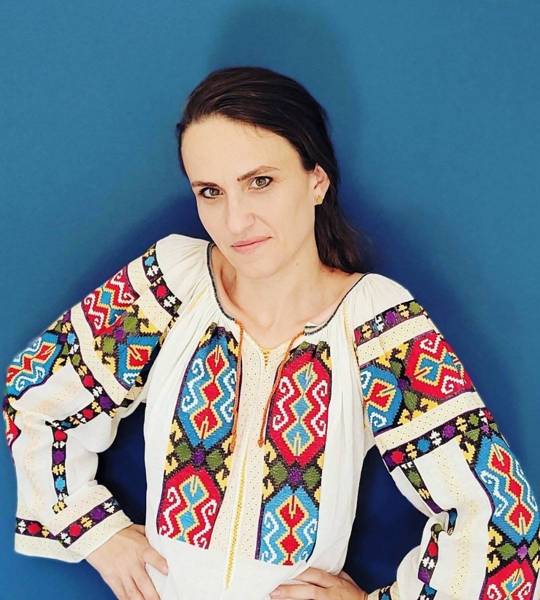 Oana Țoiu răspunde valului de critici după apariția sa în ie. În imagine, Oana Țoiu în ie