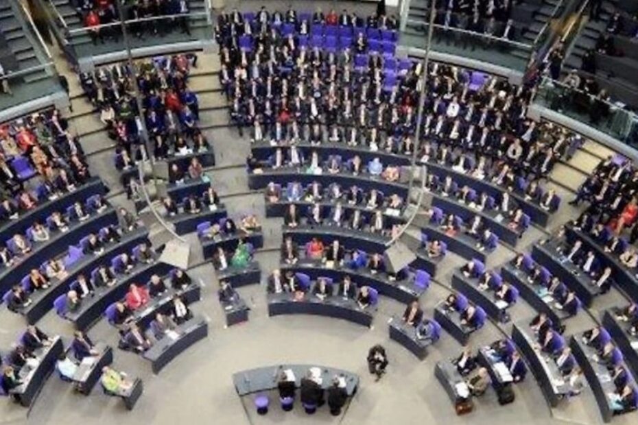 Sfârșitul monedei euro și închiderea granițelor în Germania. Imagine ilustrativă cu Parlamentul german