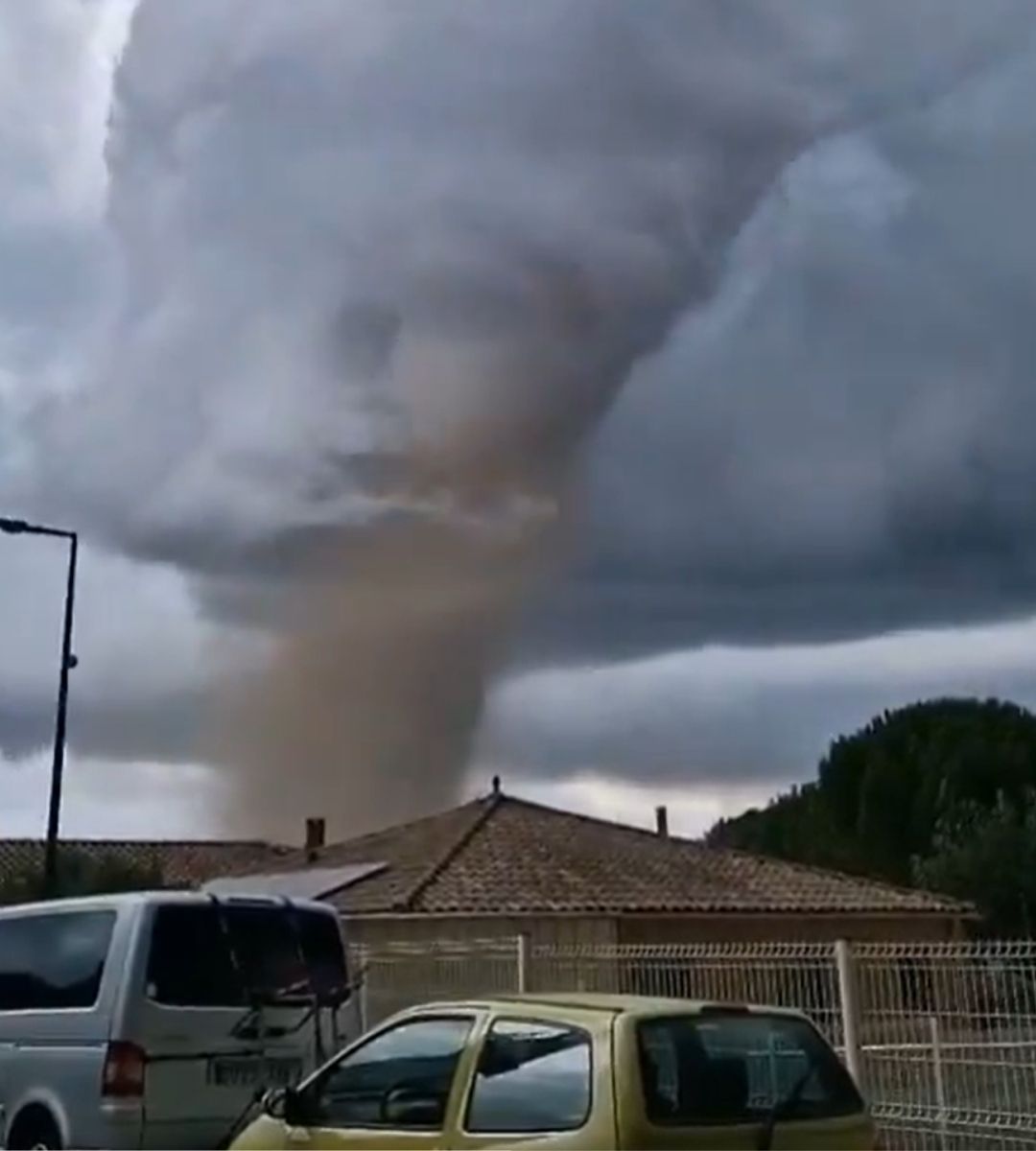 Tornadă devastatoare în Franta.