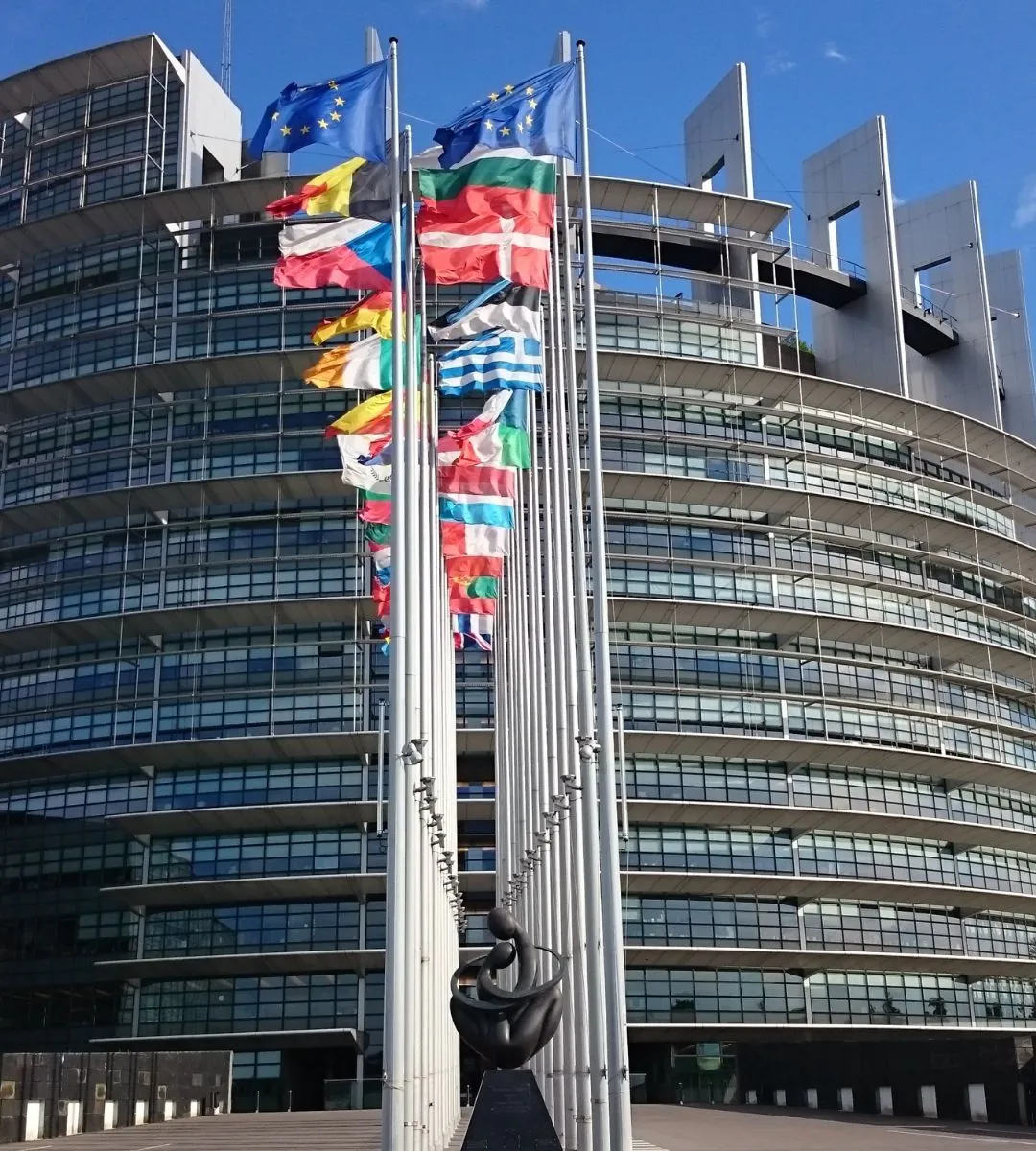 Companiile germane suspendă livrările în străinătate din cauza normelor UE. În imagine sediul Comisiei Europene