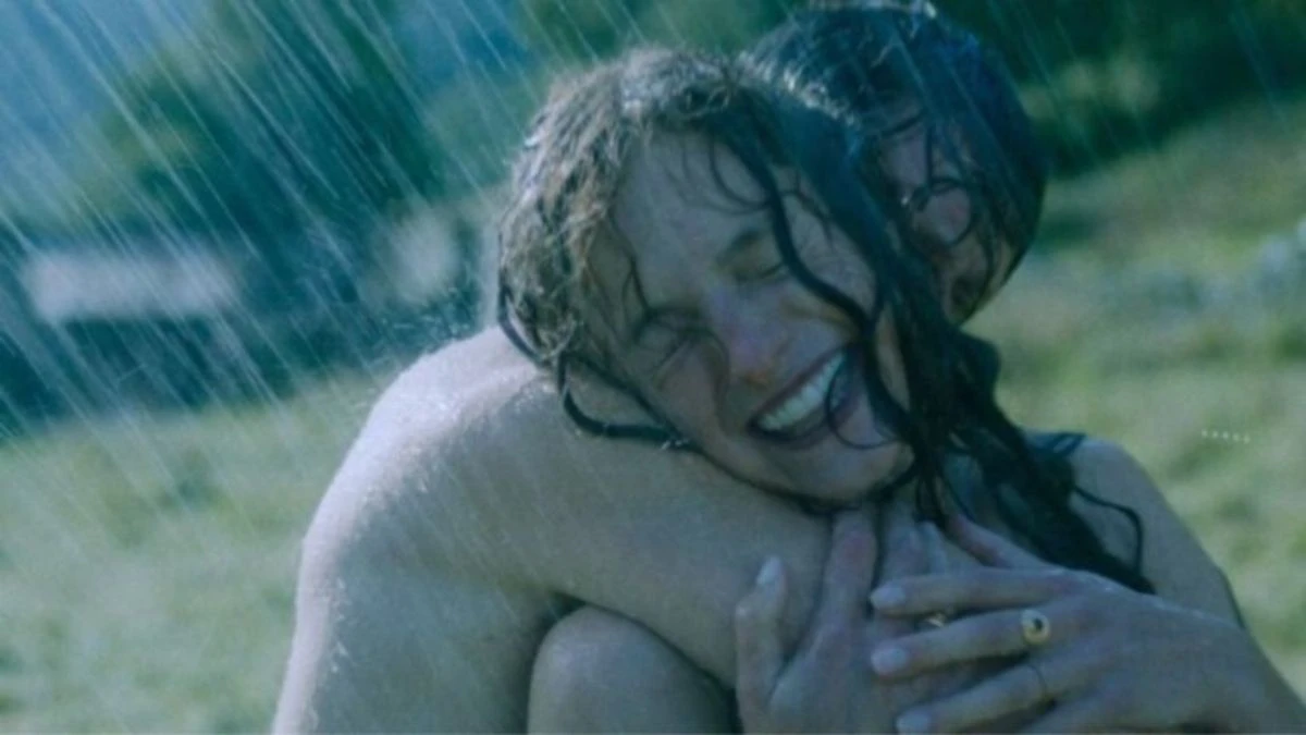 Totul începe în spatele ușilor închise: filmul senzual de pe Netflix