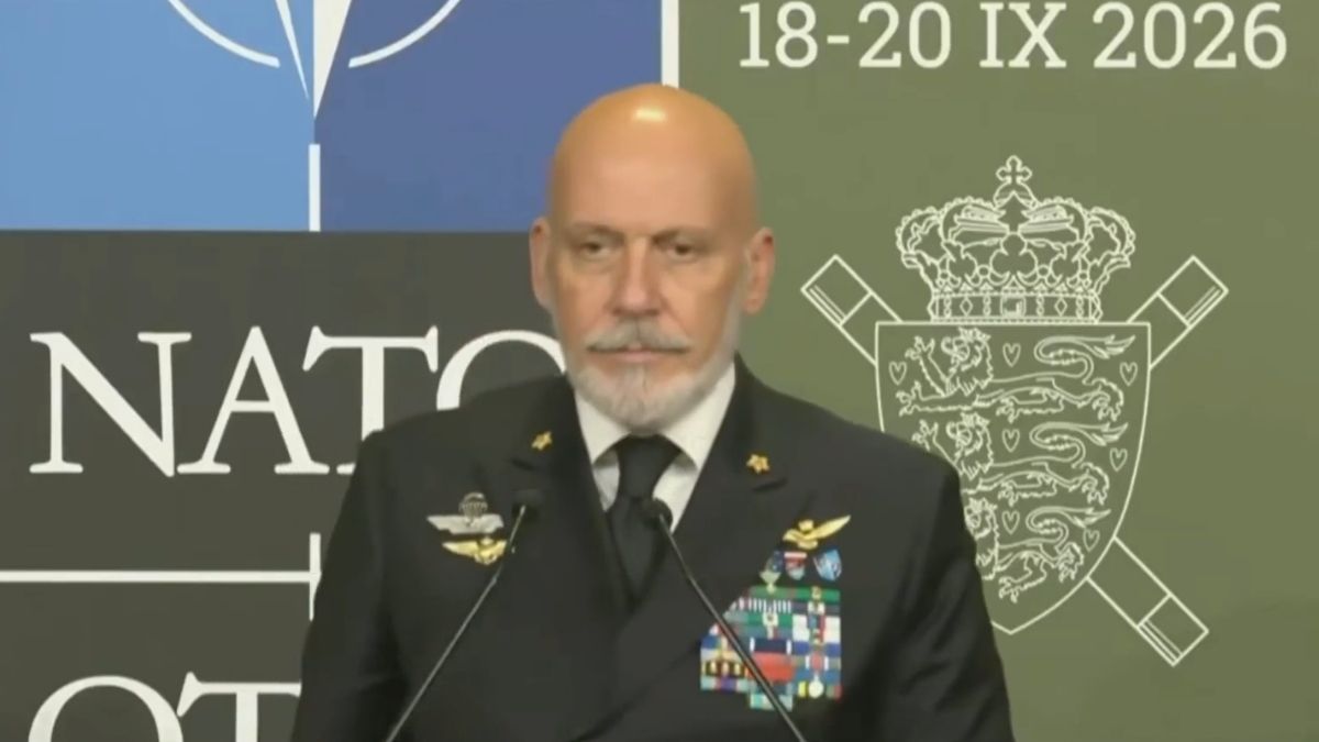 NATO transmite un mesaj fără precedent. În imagine, amiralul Cavo Dragone