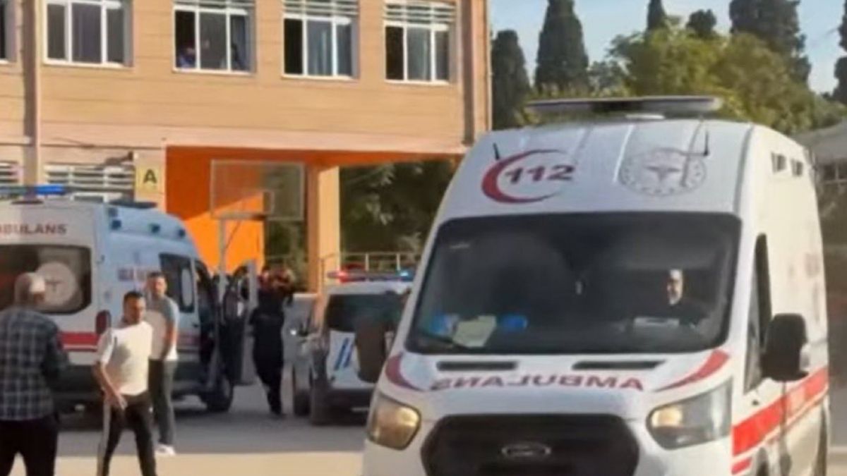 Atac armat la liceu: un elev de a deschis focul