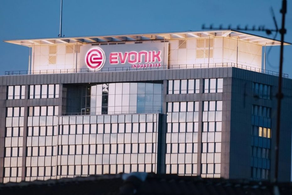 Gigantul chimic german desființează 3.200 de locuri de muncă. În imagine, sediul central al Evonik