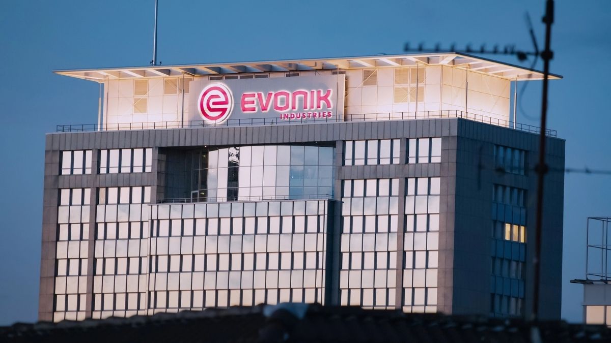 Gigantul chimic german desființează 3.200 de locuri de muncă. În imagine, sediul central al Evonik