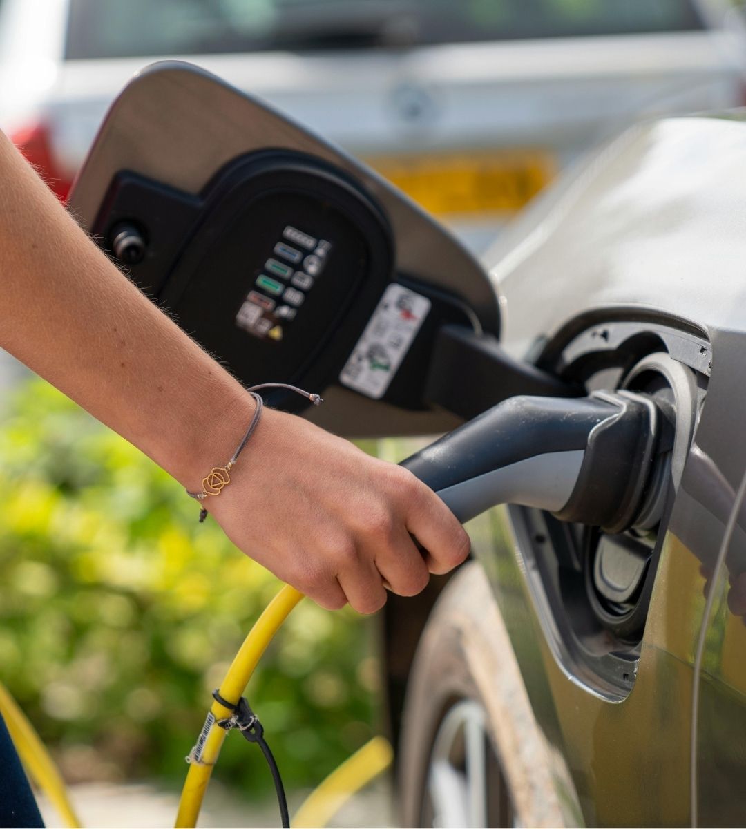 Mașinile electrice, „zero emisii”? Un studiu german contestă calculul UE