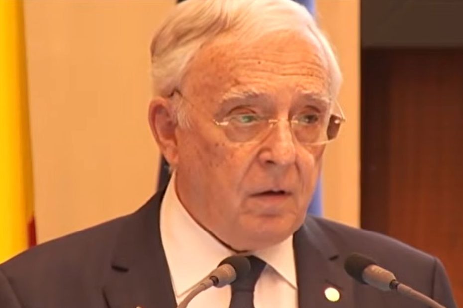 Isărescu a făcut anunțul: „Suntem gata să tipărim bancnotele euro”. În imagine, Mugur Isărescu, guvernatorul BNR