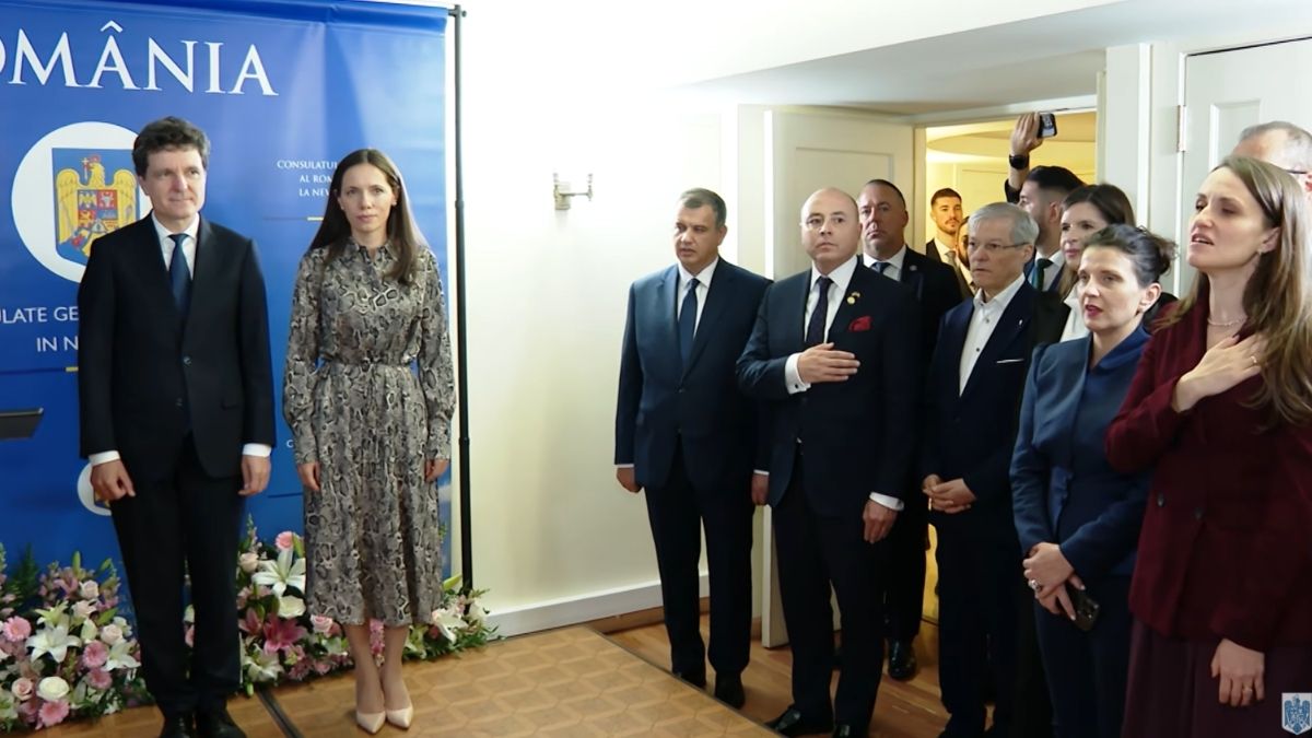 Nicușor Dan s-a întâlnit cu românii din New York