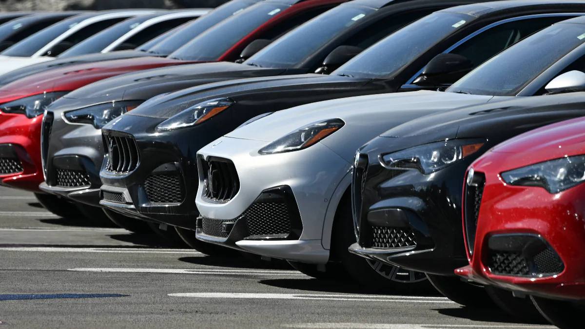 Mii de cumpărători afectați de insolvența grupului auto
