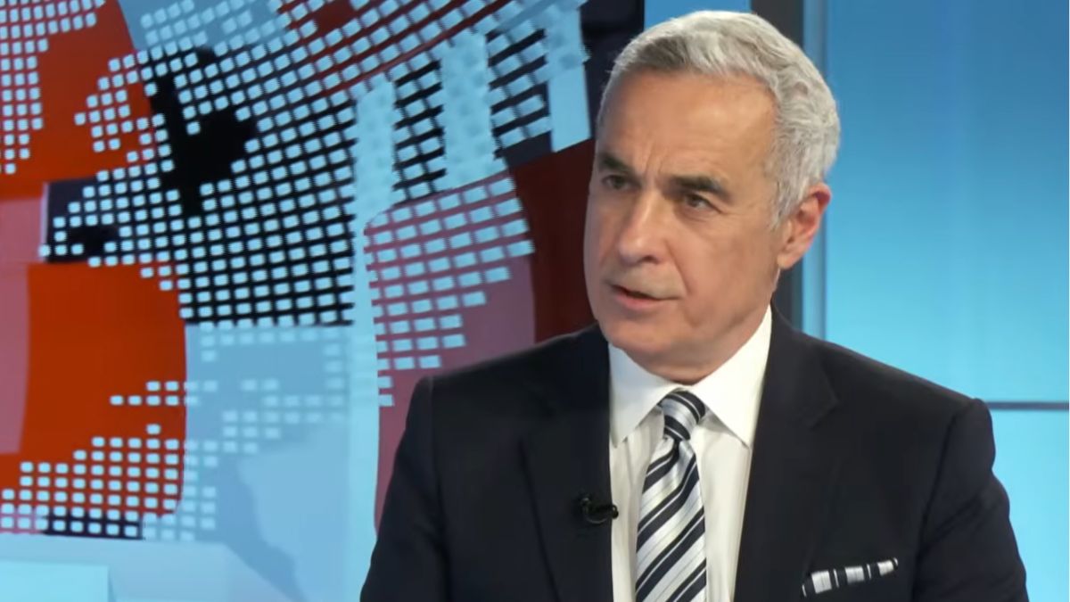Călin Georgescu în timpul unei apariții televizate, înaintea arestării preventive dispuse de Curtea de Apel București