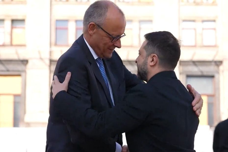 Friedrich Merz alături de Volodimir Zelenski în timpul vizitei cancelarului german la Kiev