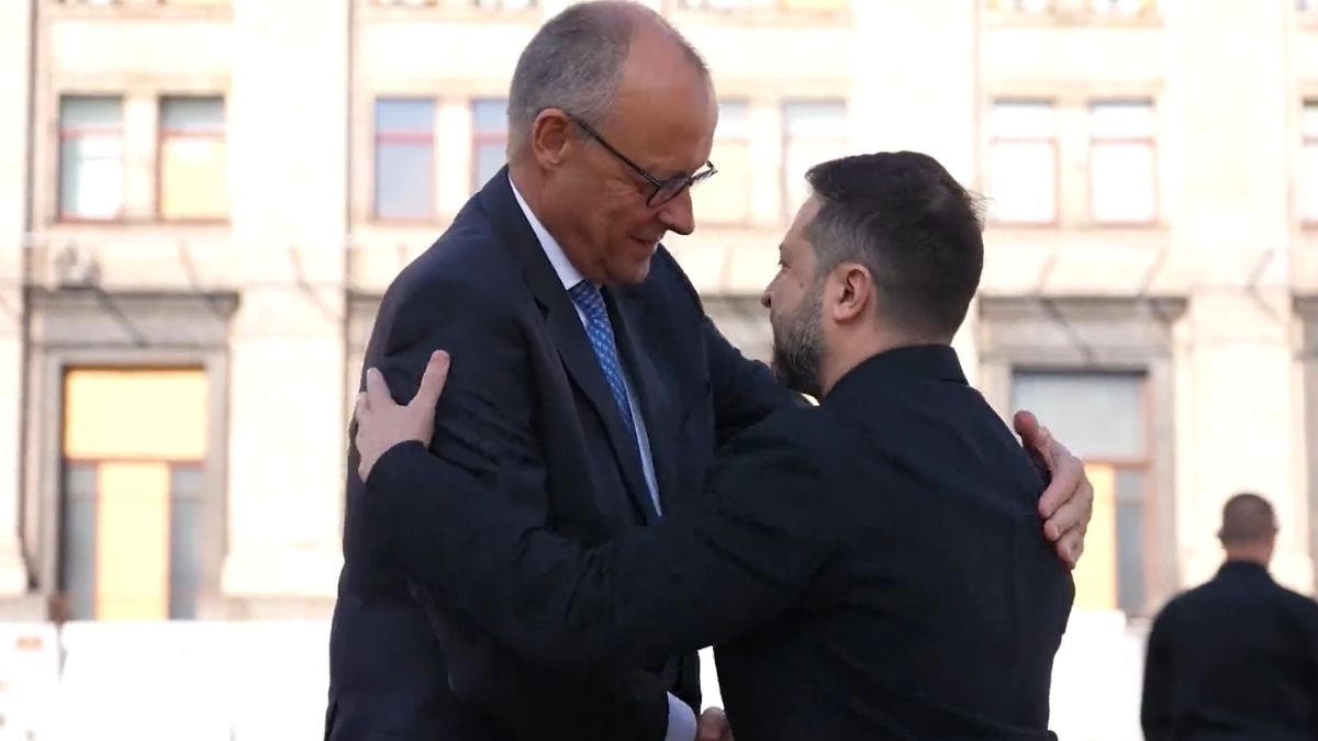 Friedrich Merz alături de Volodimir Zelenski în timpul vizitei cancelarului german la Kiev
