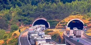 Accident tragic pe autostrada A1: 3 persoane au murit, printre răniți se află și un copil mic